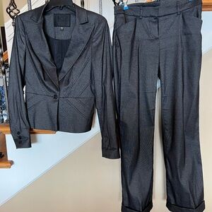 Bebe Elegant dark grey Women's pantsuit blazer size 8 pants size 6